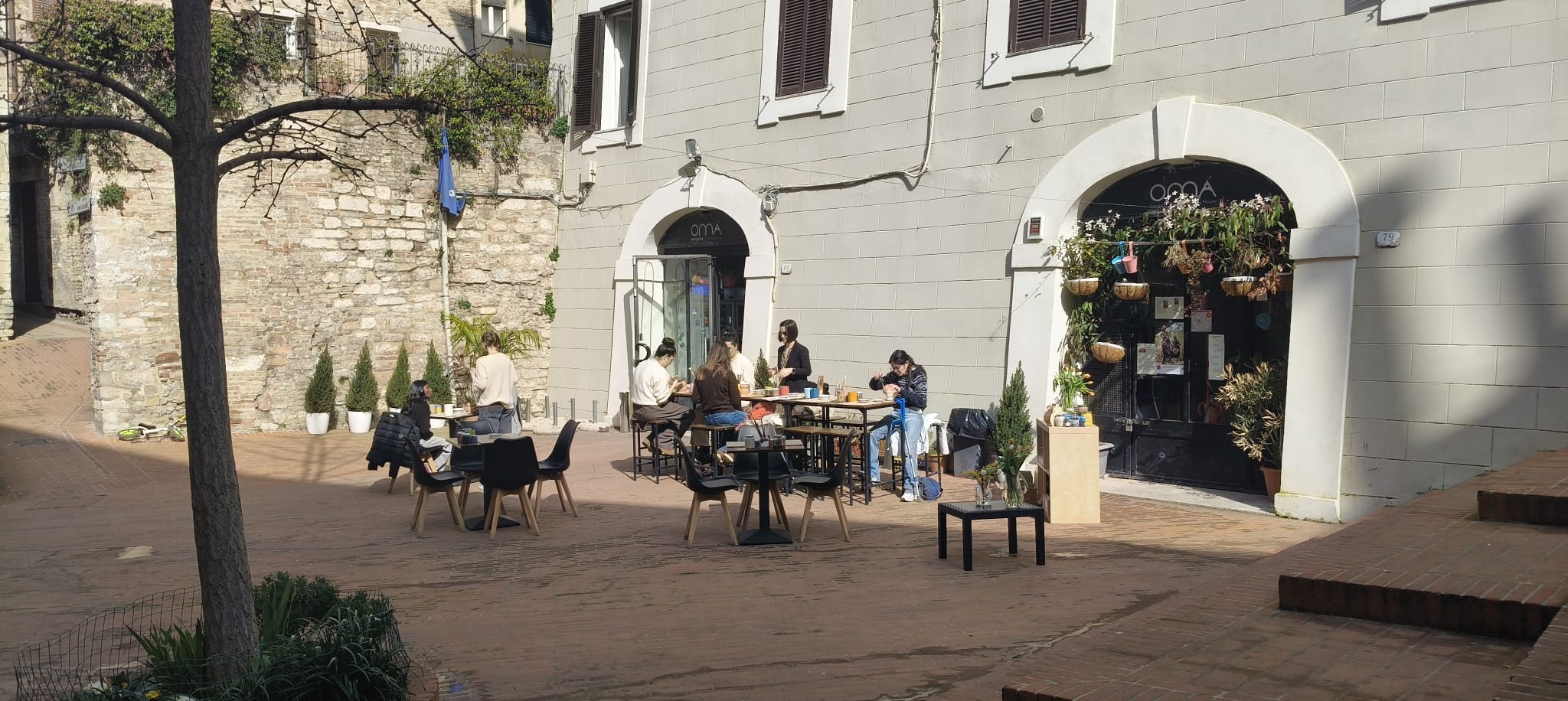 Via dei Priori sempre più viva: le opere realizzate per scorsa la Giornata della Donna 42 Via dei Priori sempre più viva: le opere realizzate per scorsa la Giornata della Donna 41