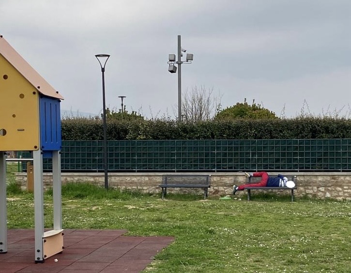 Disagio urbano in Umbria, cresce l’allarme nelle aree ferroviarie: il caso di Santa Maria degli Angeli (foto) 10 Disagio urbano in Umbria, cresce l’allarme nelle aree ferroviarie: il caso di Santa Maria degli Angeli (foto) 9