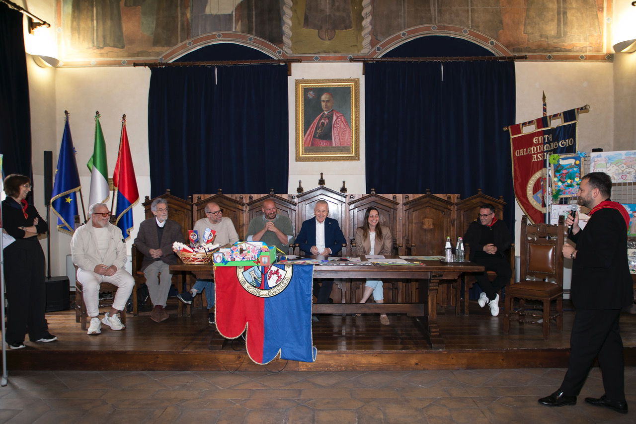 Calendimaggio e Premio Lampone 2026, trionfano le scuole: ad Assisi premiata la creatività dei più giovani (foto) 15