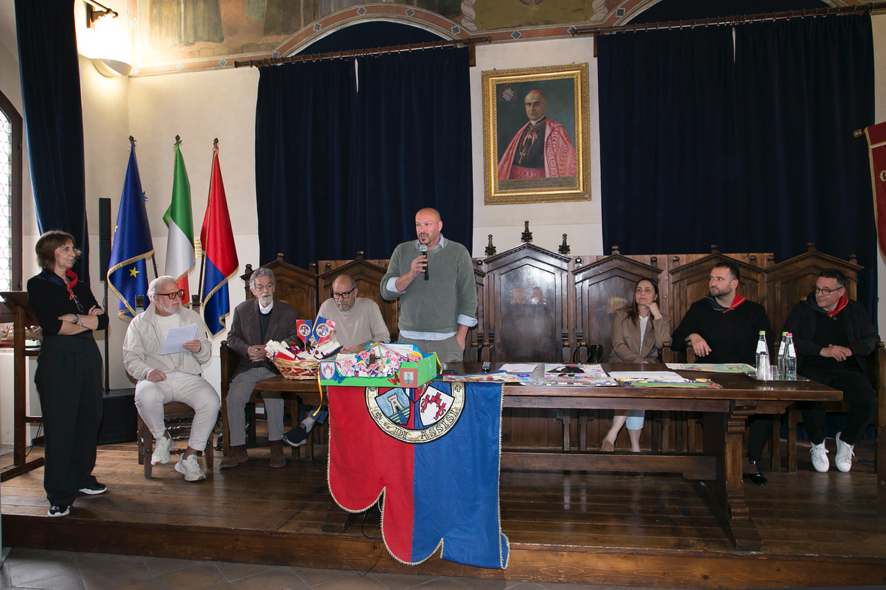 Calendimaggio e Premio Lampone 2026, trionfano le scuole: ad Assisi premiata la creatività dei più giovani (foto) 29