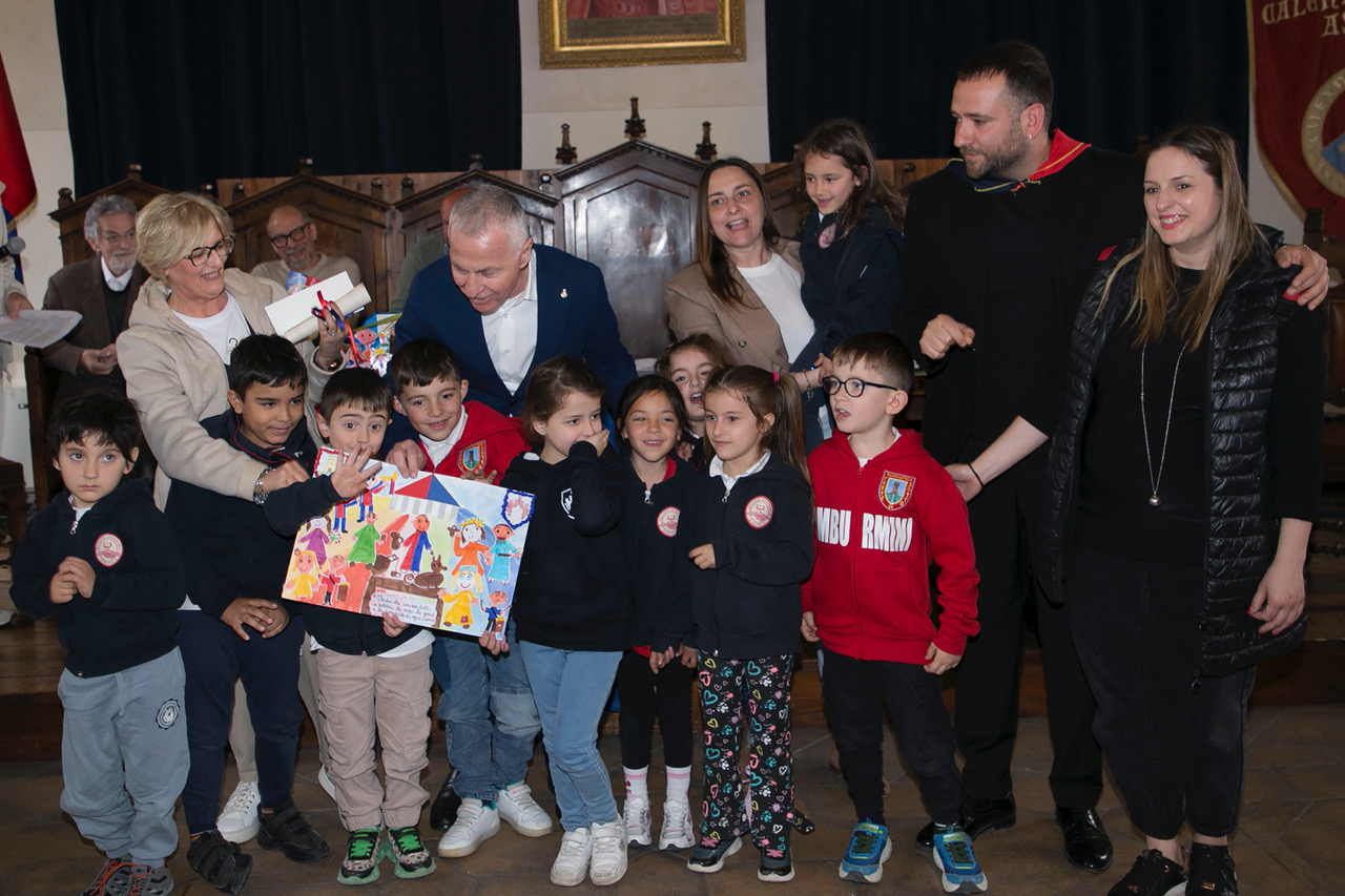 Calendimaggio e Premio Lampone 2026, trionfano le scuole: ad Assisi premiata la creatività dei più giovani (foto) 41
