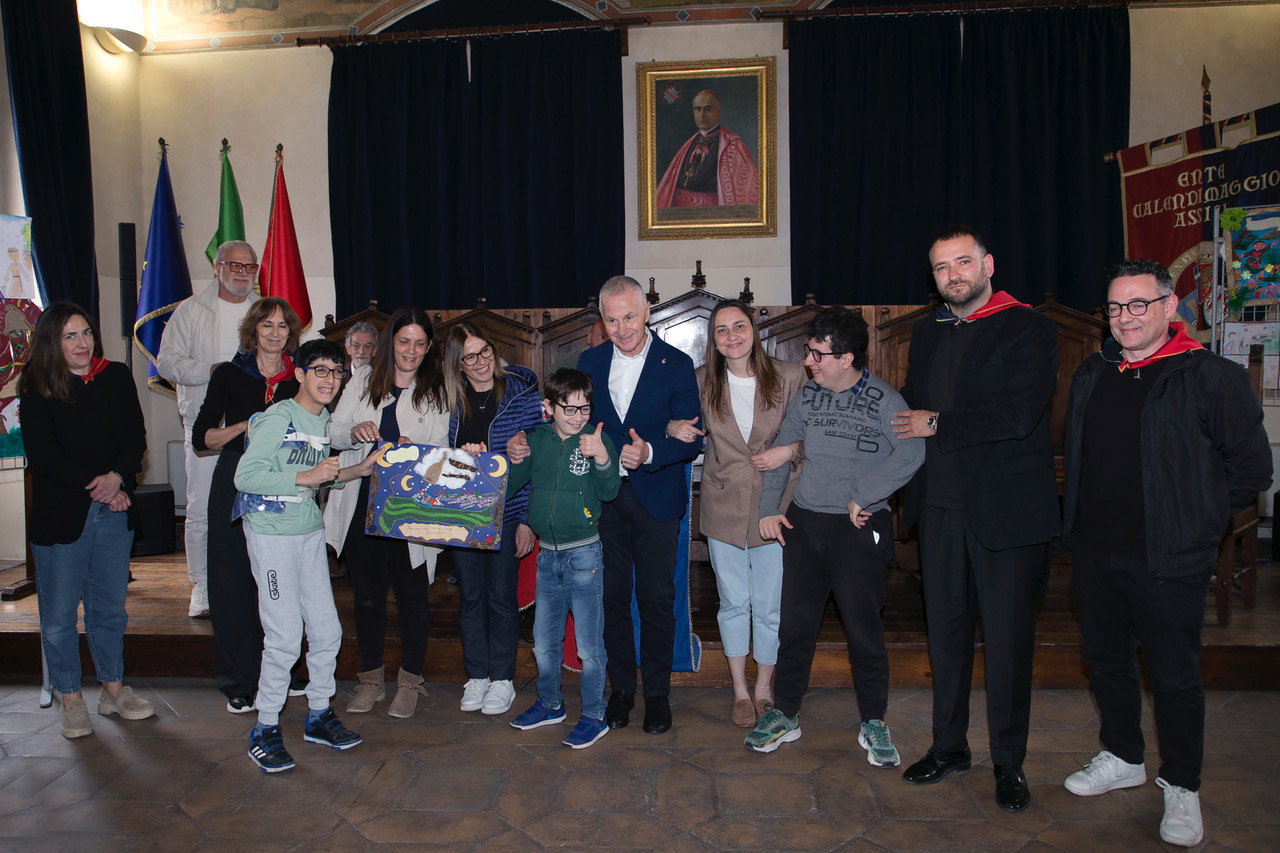 Calendimaggio e Premio Lampone 2026, trionfano le scuole: ad Assisi premiata la creatività dei più giovani (foto) 43