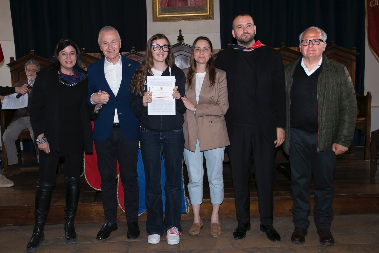 Calendimaggio e Premio Lampone 2026, trionfano le scuole: ad Assisi premiata la creatività dei più giovani (foto) 57