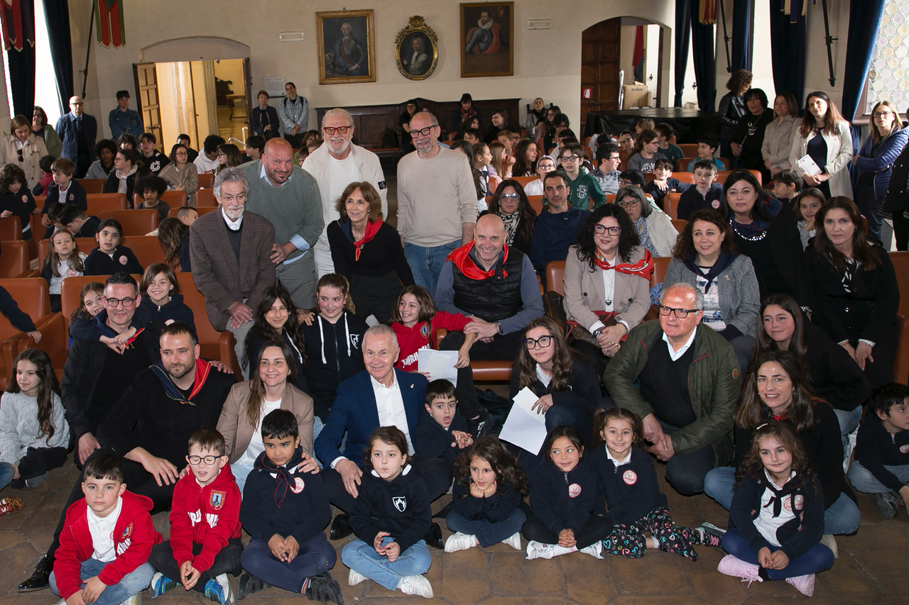 Calendimaggio e Premio Lampone 2026, trionfano le scuole: ad Assisi premiata la creatività dei più giovani (foto) 59