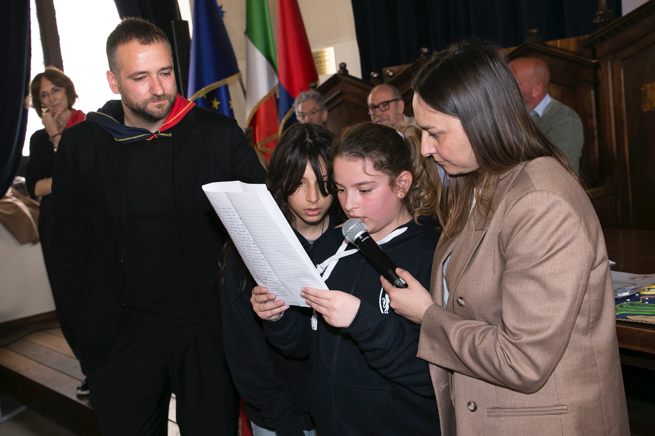 Calendimaggio e Premio Lampone 2026, trionfano le scuole: ad Assisi premiata la creatività dei più giovani (foto) 65