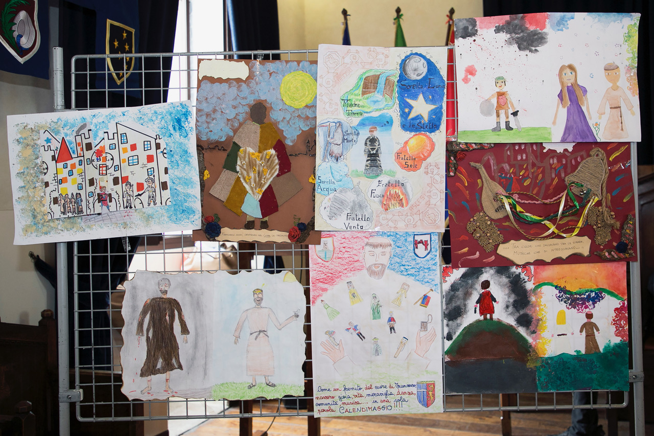 Calendimaggio e Premio Lampone 2026, trionfano le scuole: ad Assisi premiata la creatività dei più giovani (foto) 3