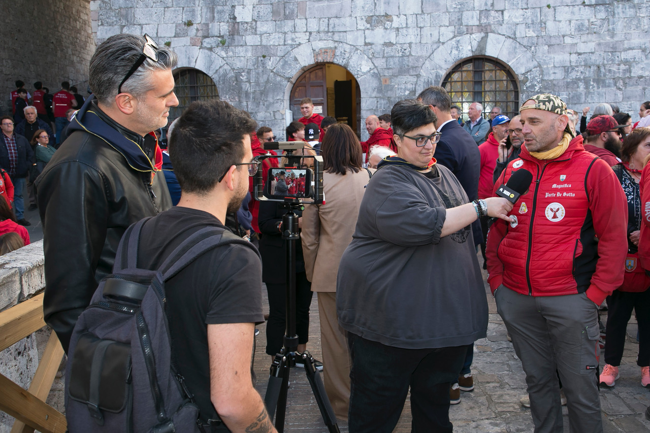 Calendimaggio di Assisi, svelate le Madonne Primavera: al via la Festa (foto+video) 55 Calendimaggio di Assisi, svelate le Madonne Primavera: al via la Festa (foto+video) 54
