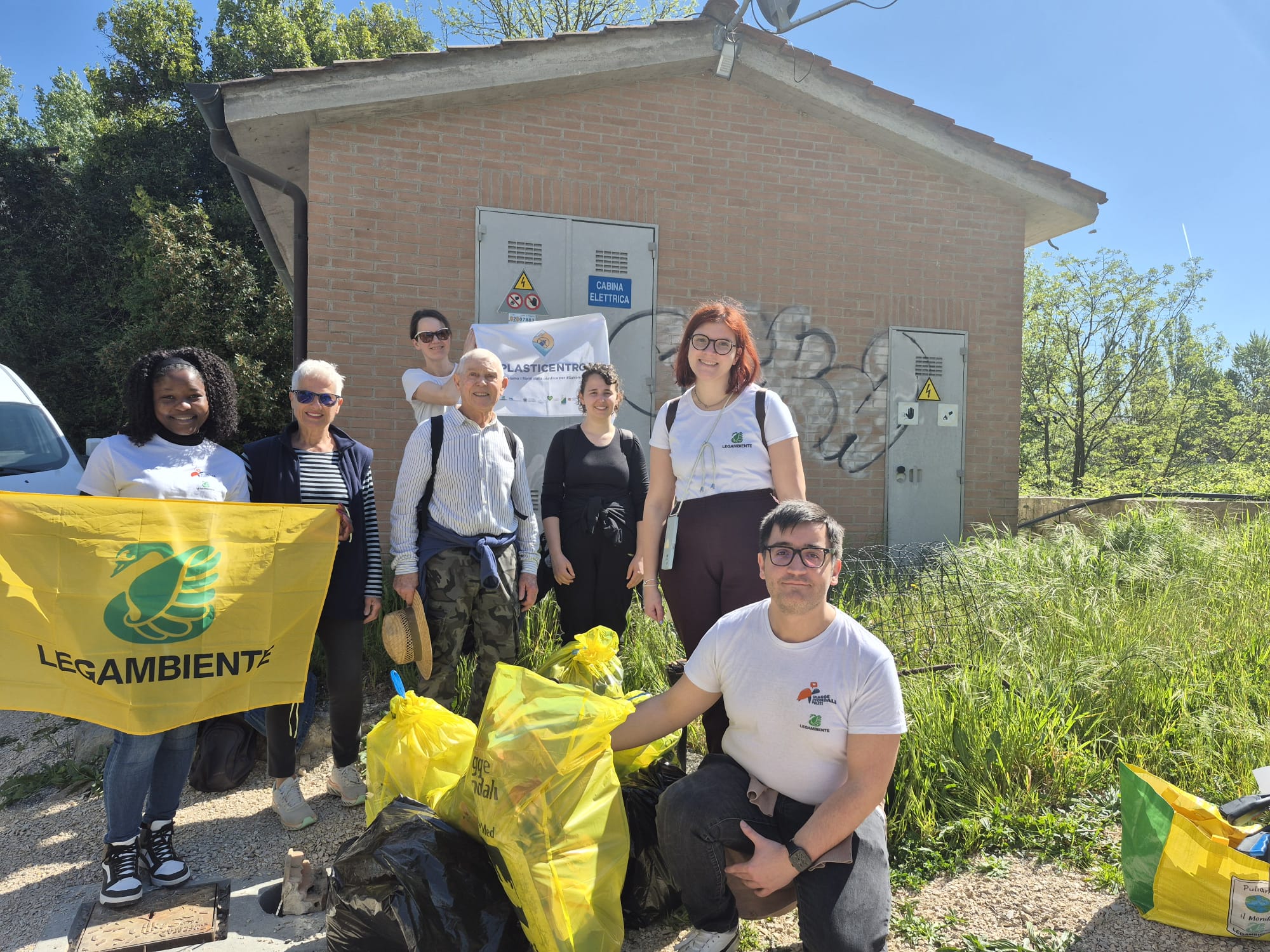Plasticentro, a Perugia e lungo il Tevere nuove azioni contro i rifiuti nei fiumi 4 Plasticentro, a Perugia e lungo il Tevere nuove azioni contro i rifiuti nei fiumi 3