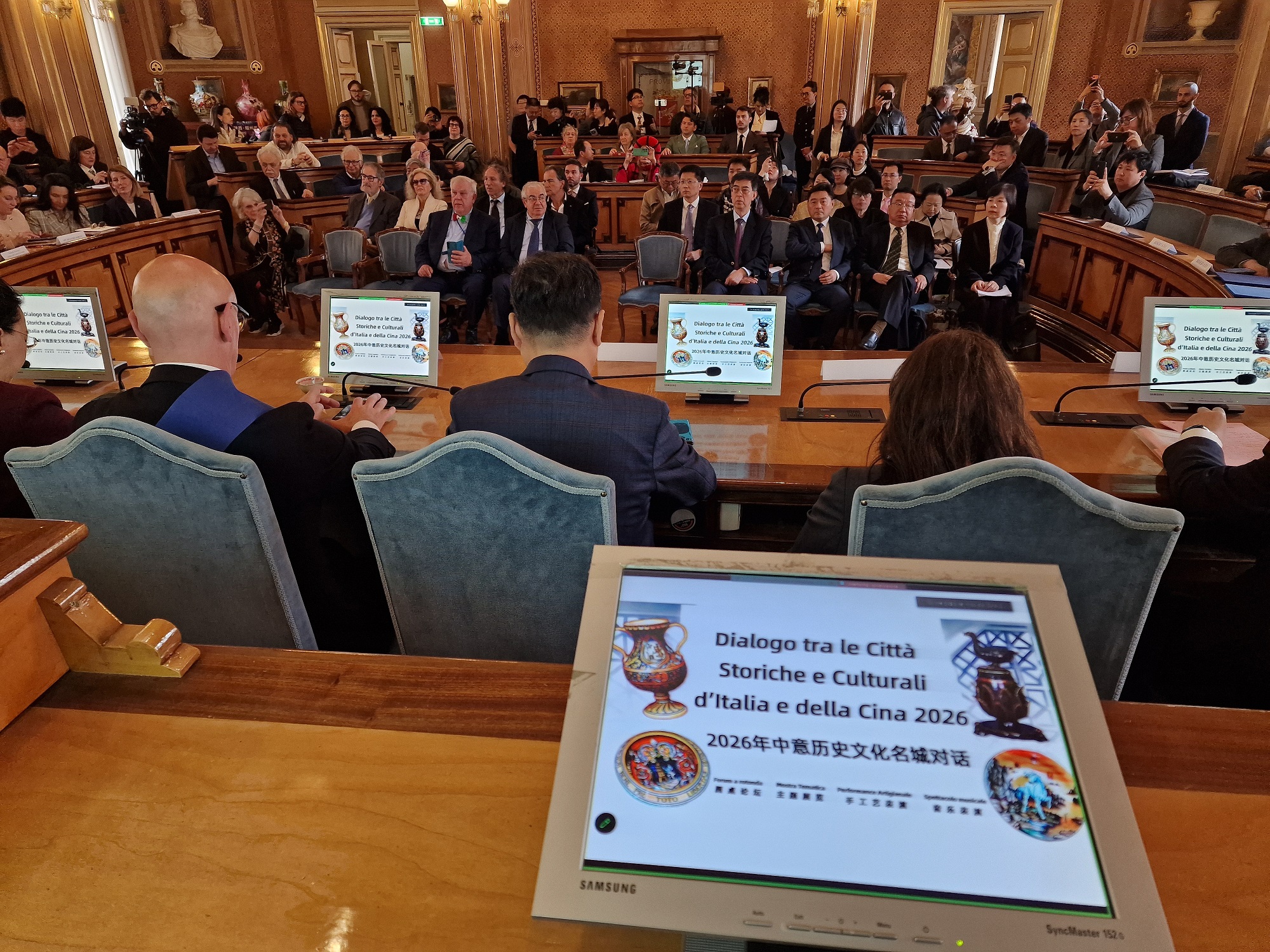 Perugia, dialogo Italia-Cina sulla ceramica: firmati quattro accordi di cooperazione 10 Perugia, dialogo Italia-Cina sulla ceramica: firmati quattro accordi di cooperazione 9