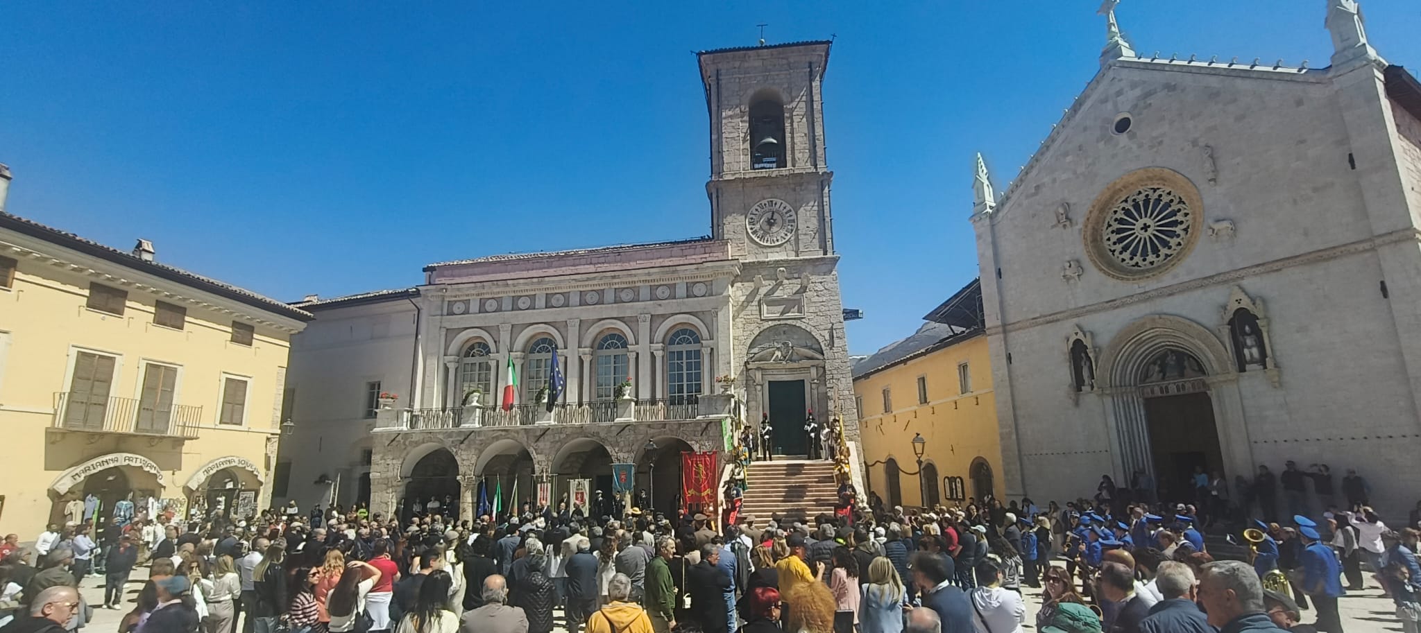 Norcia, riapre il Palazzo Comunale: simbolo della ricostruzione post sisma 24 Norcia, riapre il Palazzo Comunale: simbolo della ricostruzione post sisma 23