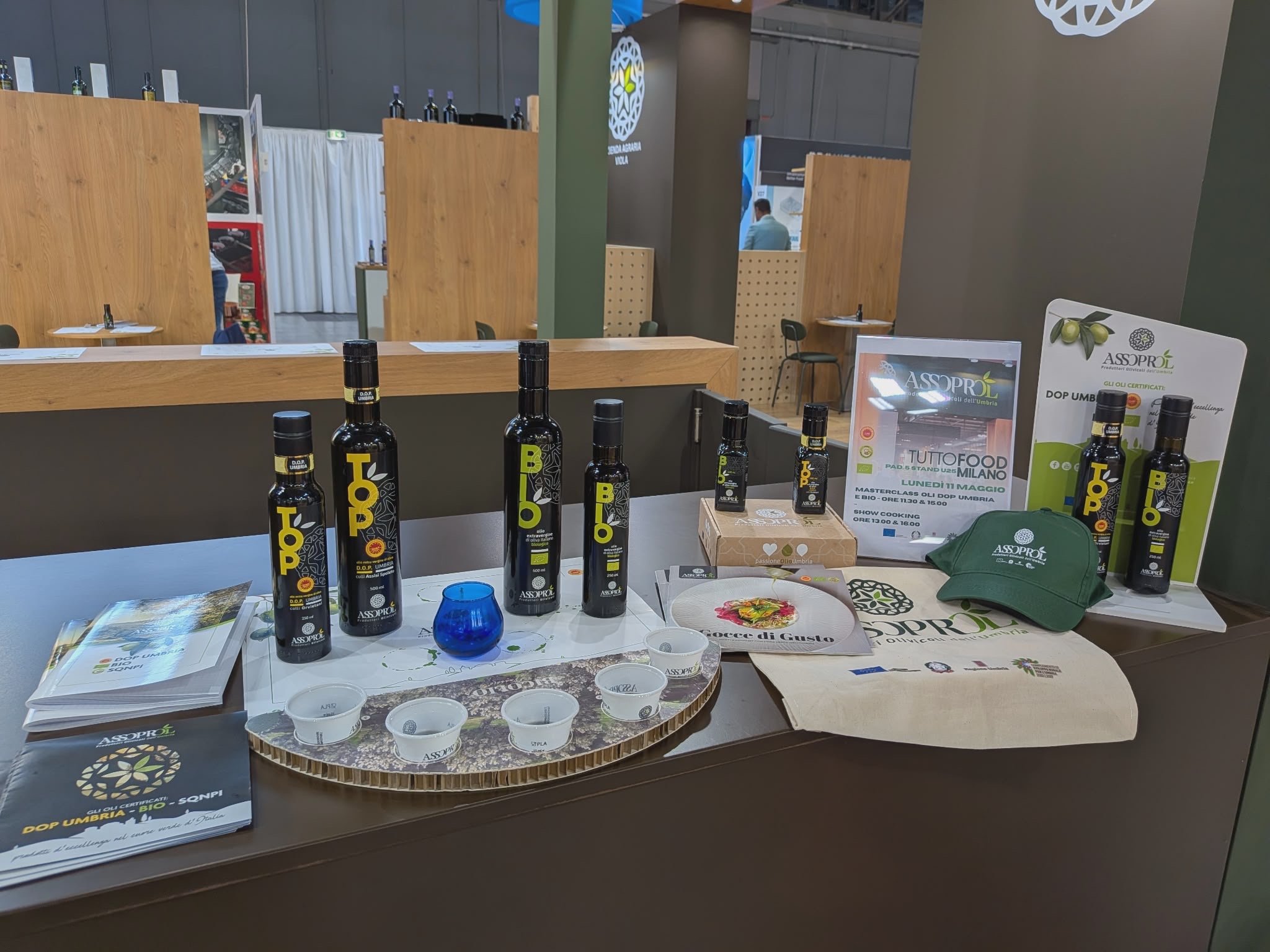 Assoprol Umbria protagonista a Milano: grande successo per la promozione dell’olio regionale 4 Assoprol Umbria protagonista a Milano: grande successo per la promozione dell’olio regionale 3