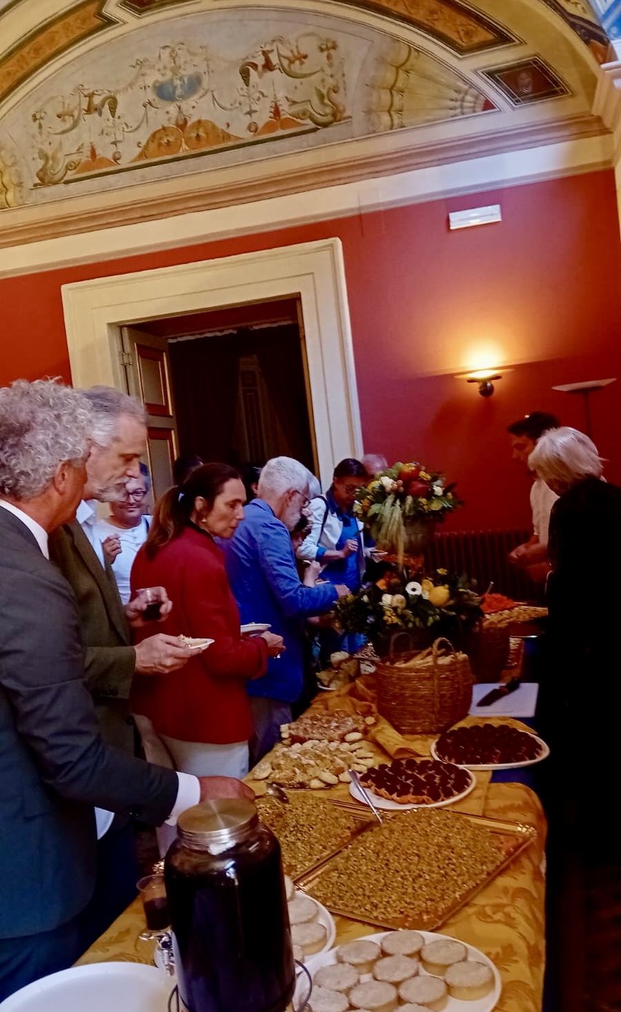 Ricette e usi di tavola in Italia fra Medioevo e Rinascimento: convegno di successo a Perugia (foto) 24 Ricette e usi di tavola in Italia fra Medioevo e Rinascimento: convegno di successo a Perugia (foto) 23