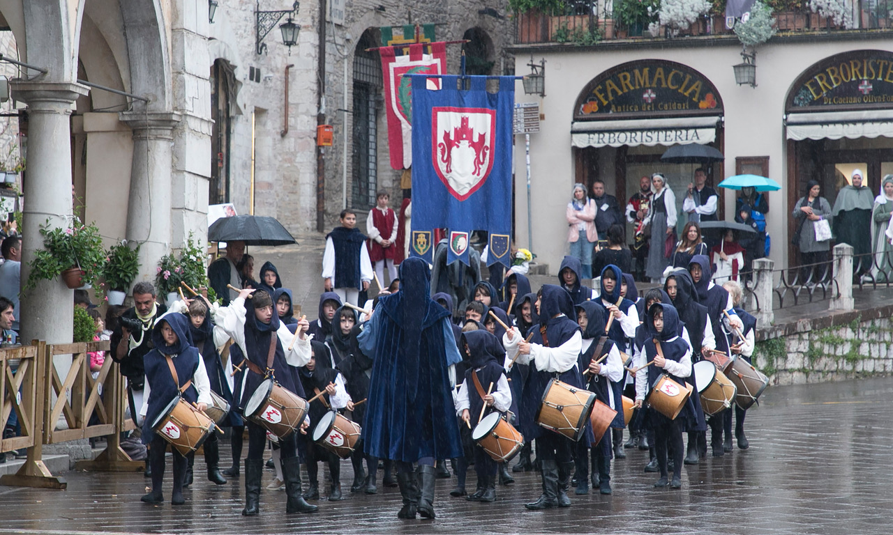 Calendimaggio dei Piccoli, ad Assisi grandi emozioni nonostante la pioggia (foto) 39