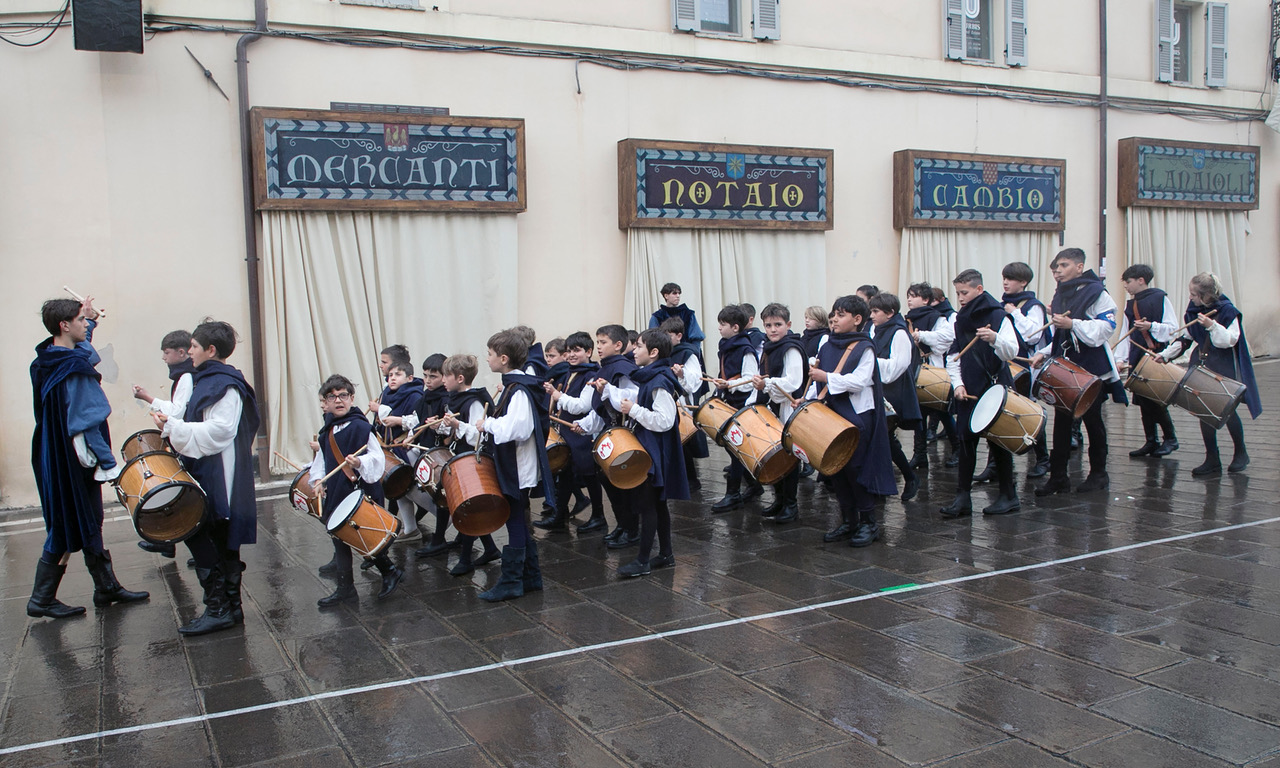 Calendimaggio dei Piccoli, ad Assisi grandi emozioni nonostante la pioggia (foto) 43