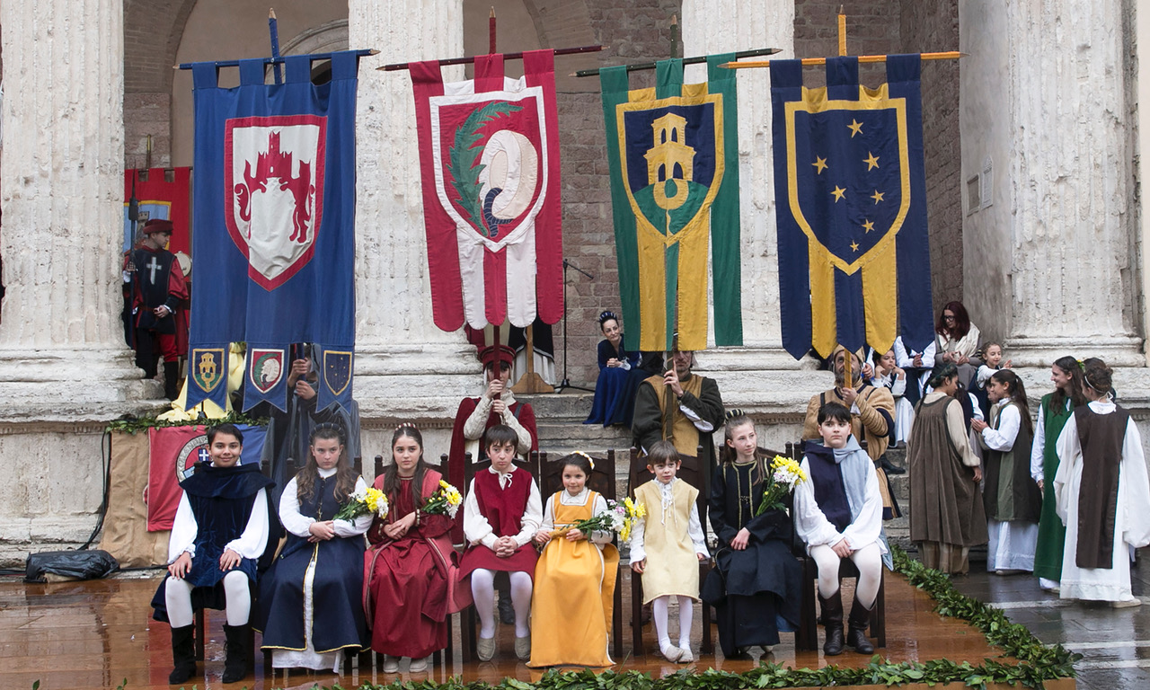 Calendimaggio dei Piccoli, ad Assisi grandi emozioni nonostante la pioggia (foto) 61