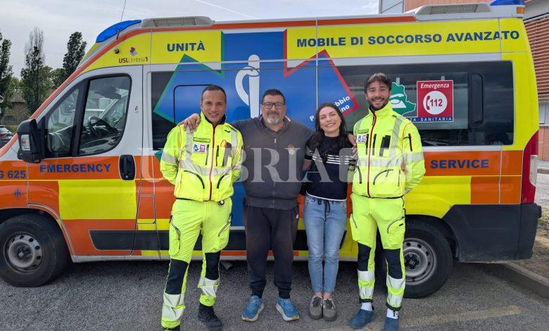 Ospedale di Branca, bimbo rimane chiuso in auto davanti al Pronto Soccorso: operatori intervengono subito 2 Ospedale di Branca, bimbo rimane chiuso in auto davanti al Pronto Soccorso: operatori intervengono subito 1