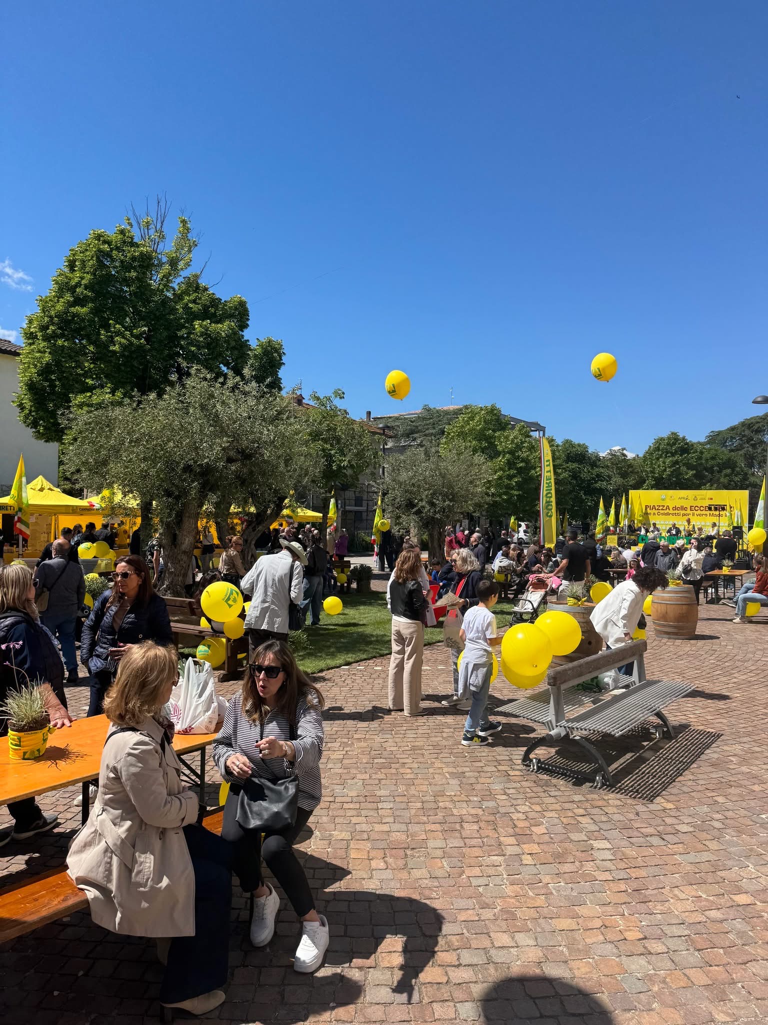 Grande successo a Bettona per la Fiera di San Crispolto (foto) 12 Grande successo a Bettona per la Fiera di San Crispolto (foto) 11