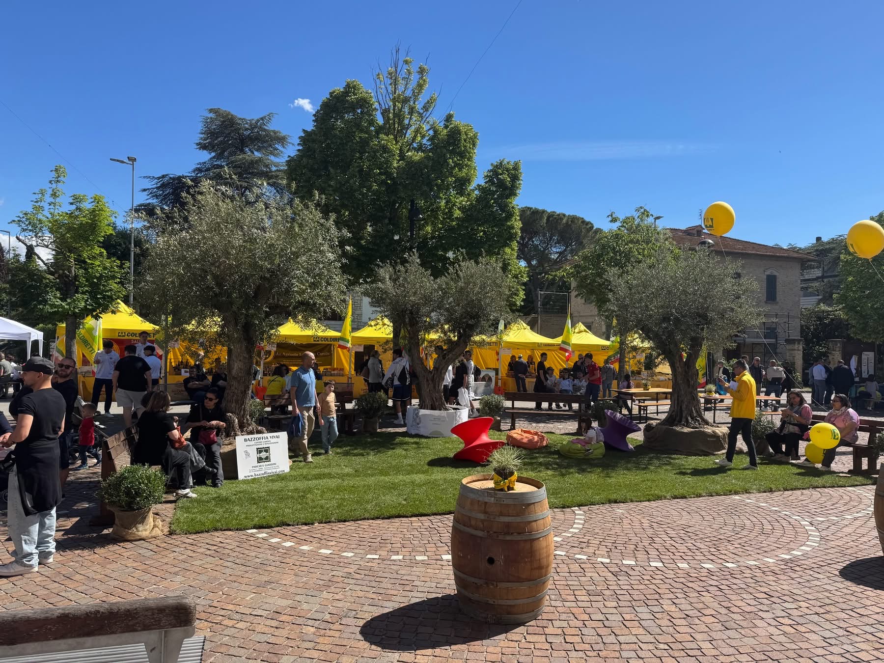 Grande successo a Bettona per la Fiera di San Crispolto (foto) 16 Grande successo a Bettona per la Fiera di San Crispolto (foto) 15