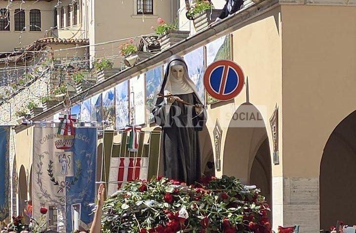 Festa di Santa Rita 2026: dal Papa alla benedizione delle rose (foto) 2 Festa di Santa Rita 2026: dal Papa alla benedizione delle rose (foto) 1