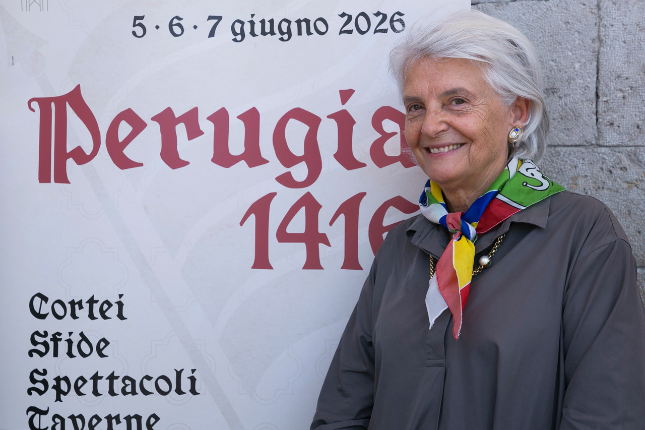 Svelato il Palio d’Artista di Perugia 1416: opera realizzata da Arianna Martorana (foto+video) 7 Svelato il Palio d’Artista di Perugia 1416: opera realizzata da Arianna Martorana (foto+video) 6