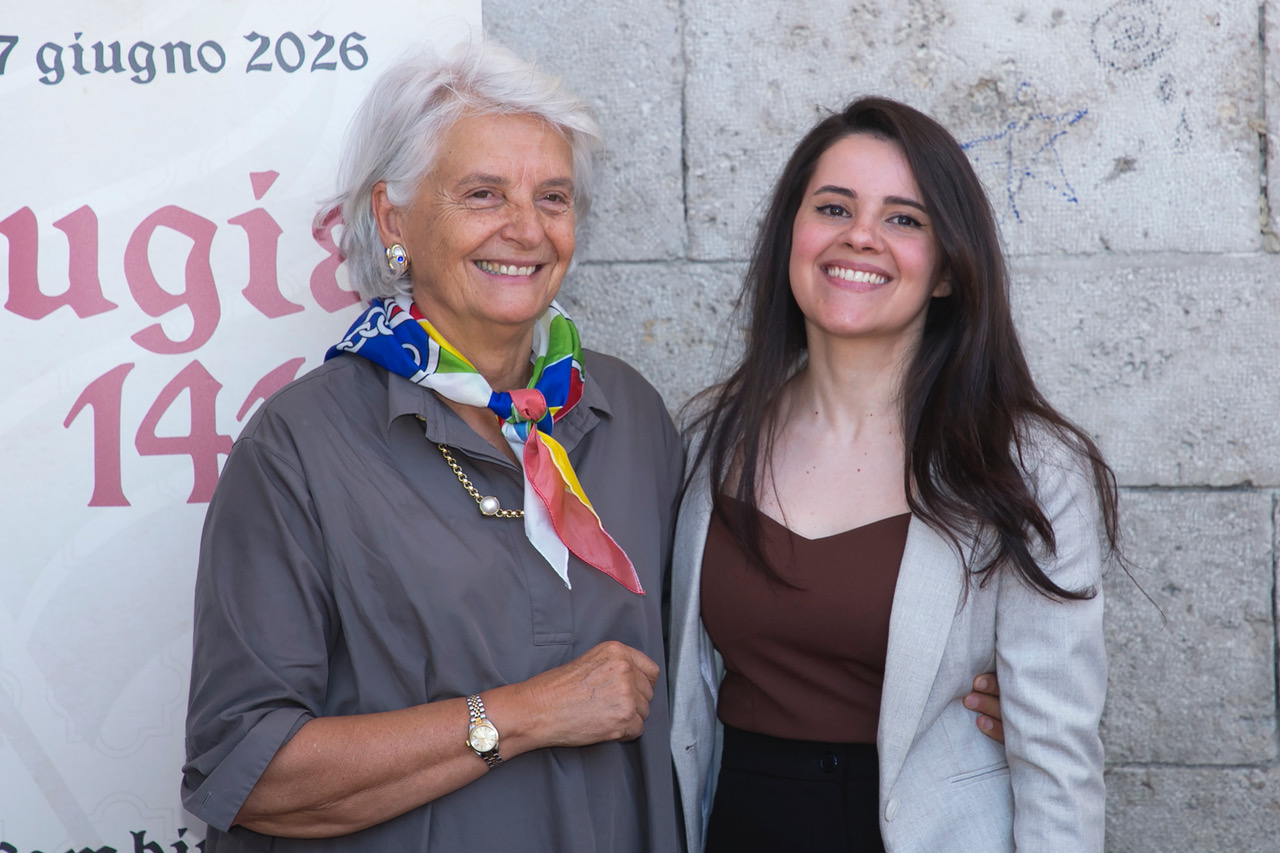 Svelato il Palio d’Artista di Perugia 1416: opera realizzata da Arianna Martorana (foto+video) 11 Svelato il Palio d’Artista di Perugia 1416: opera realizzata da Arianna Martorana (foto+video) 10