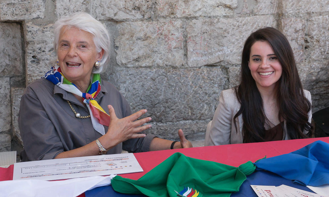 Svelato il Palio d’Artista di Perugia 1416: opera realizzata da Arianna Martorana (foto+video) 19 Svelato il Palio d’Artista di Perugia 1416: opera realizzata da Arianna Martorana (foto+video) 18