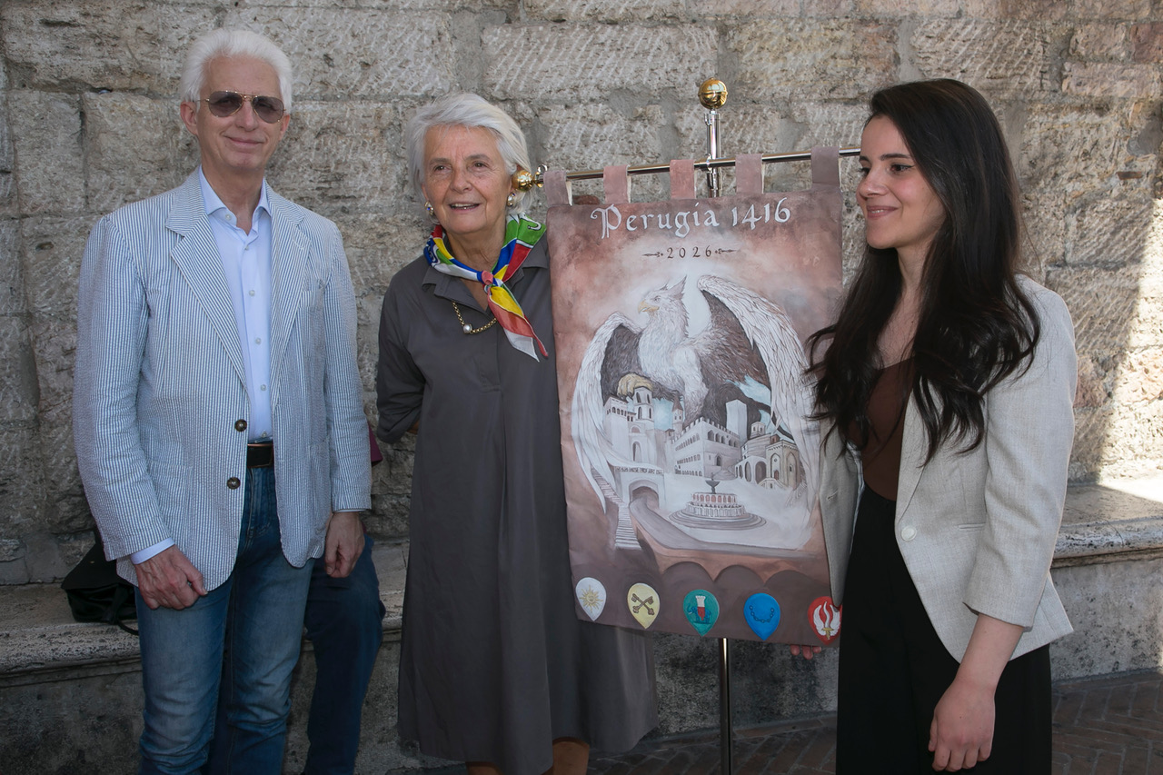 Svelato il Palio d’Artista di Perugia 1416: opera realizzata da Arianna Martorana (foto+video) 35 Svelato il Palio d’Artista di Perugia 1416: opera realizzata da Arianna Martorana (foto+video) 34