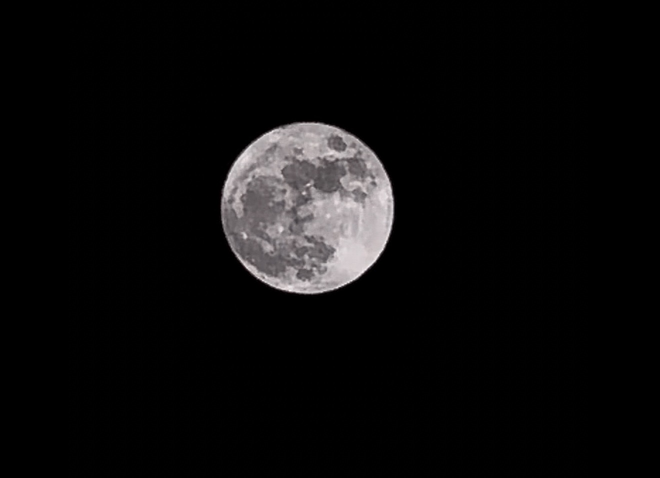 Stasera 1º maggio anche sui cieli dell’Umbria c’è l’affascinante “Luna dei Fiori” (foto) 10 Stasera 1º maggio anche sui cieli dell’Umbria c’è l’affascinante “Luna dei Fiori” (foto) 9