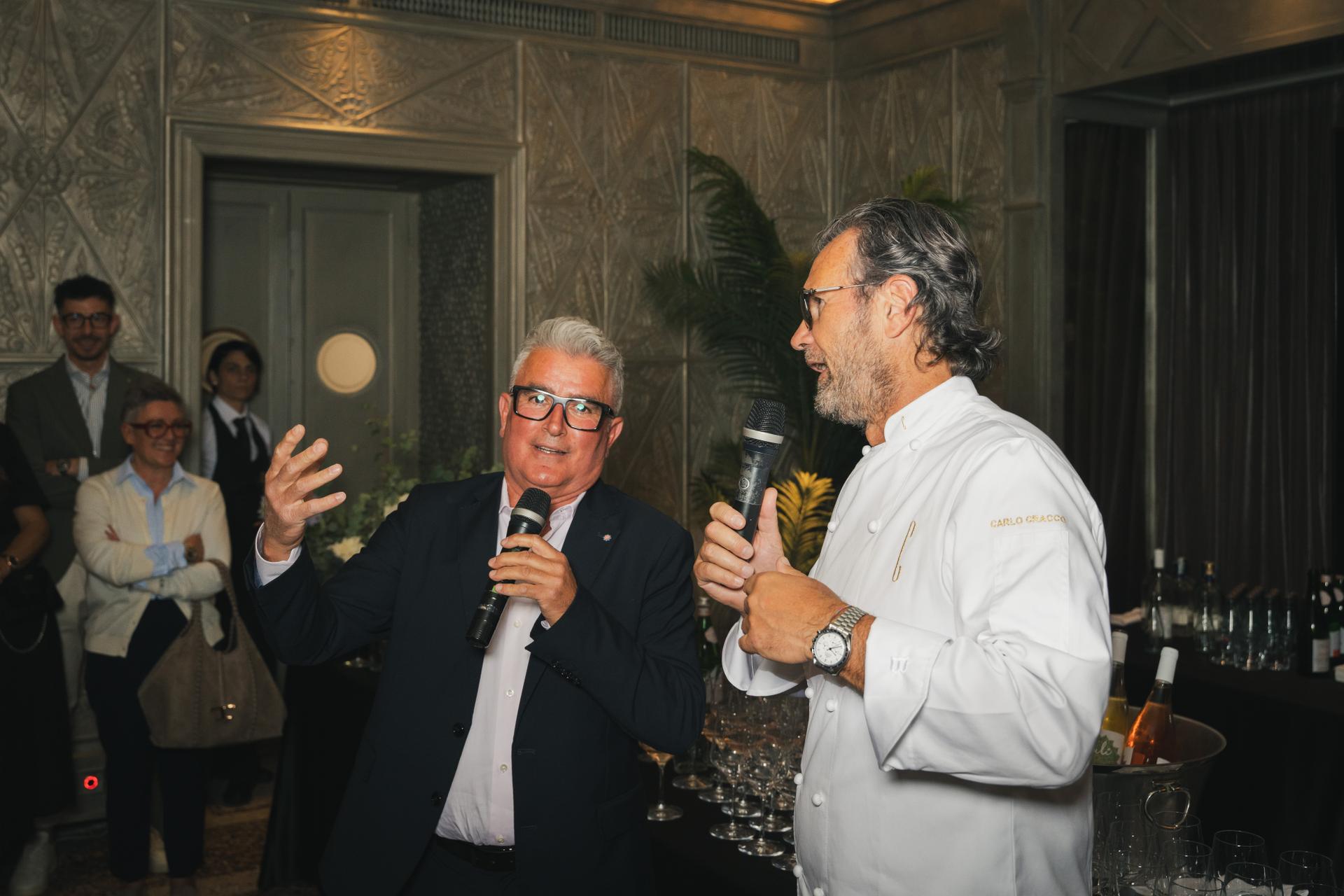 Cracco celebra il nuovo volto di Giuliano Tartufi: a Milano il debutto del rebranding dell’azienda di Pietralunga 6 Cracco celebra il nuovo volto di Giuliano Tartufi: a Milano il debutto del rebranding dell’azienda di Pietralunga 5