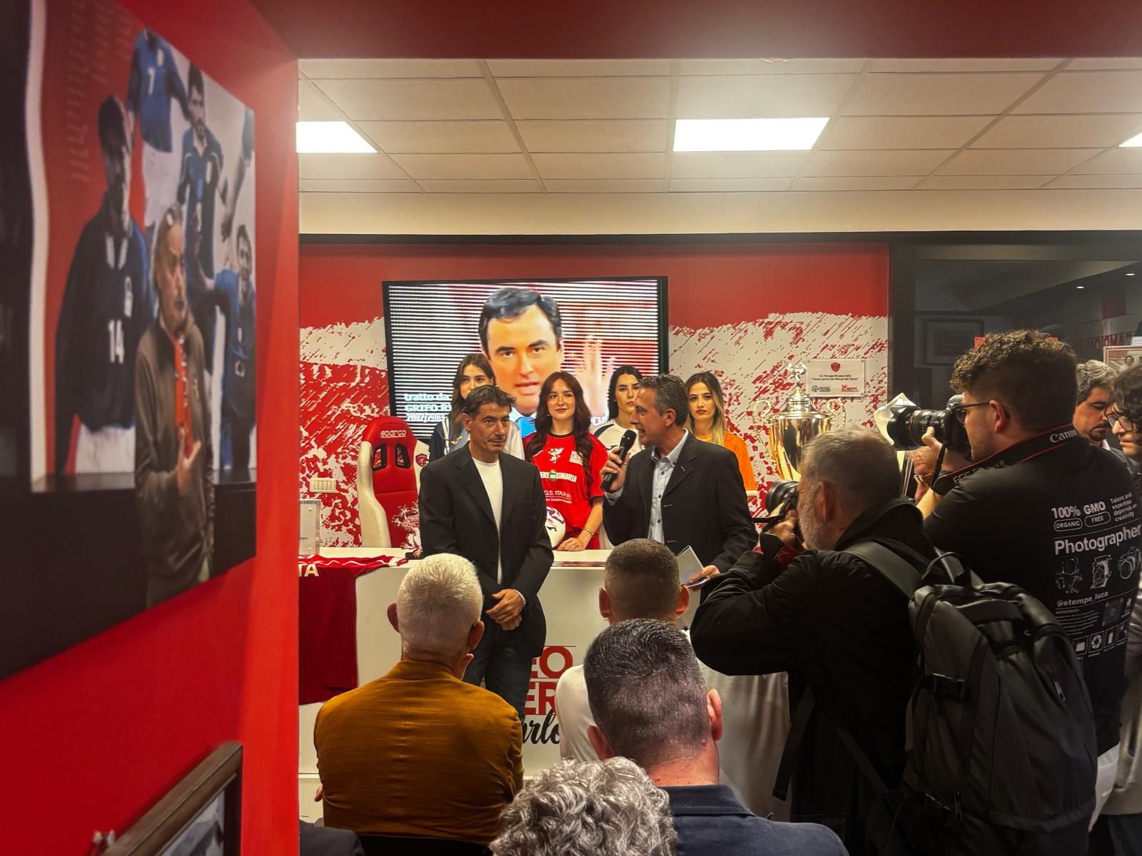 A Perugia la terza edizione del "Memorial Luciano Gaucci", le prime due edizioni furono ad Assisi (foto) 16 A Perugia la terza edizione del "Memorial Luciano Gaucci", le prime due edizioni furono ad Assisi (foto) 15