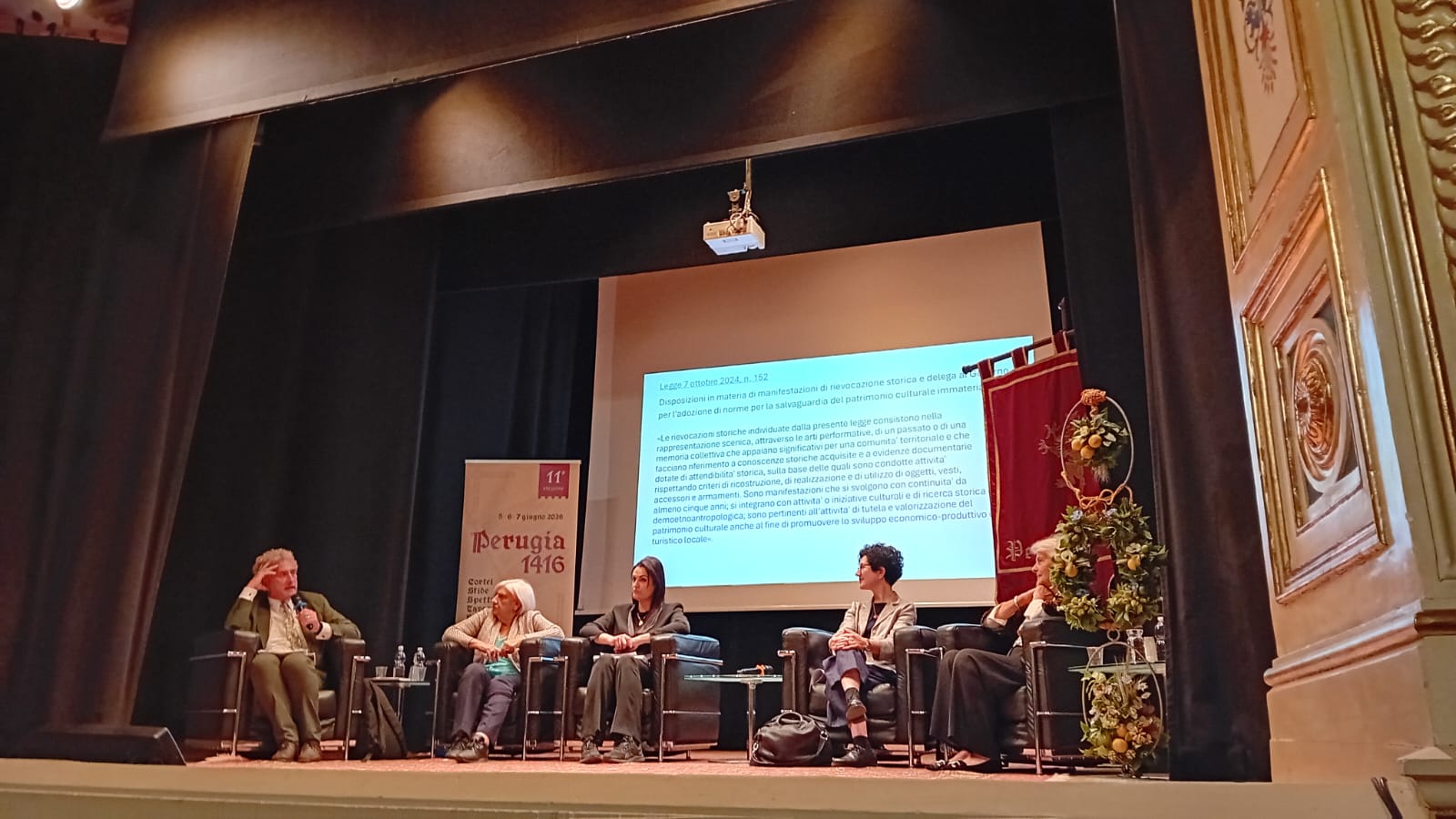 Ricette e usi di tavola in Italia fra Medioevo e Rinascimento: convegno di successo a Perugia (foto) 22 Ricette e usi di tavola in Italia fra Medioevo e Rinascimento: convegno di successo a Perugia (foto) 21