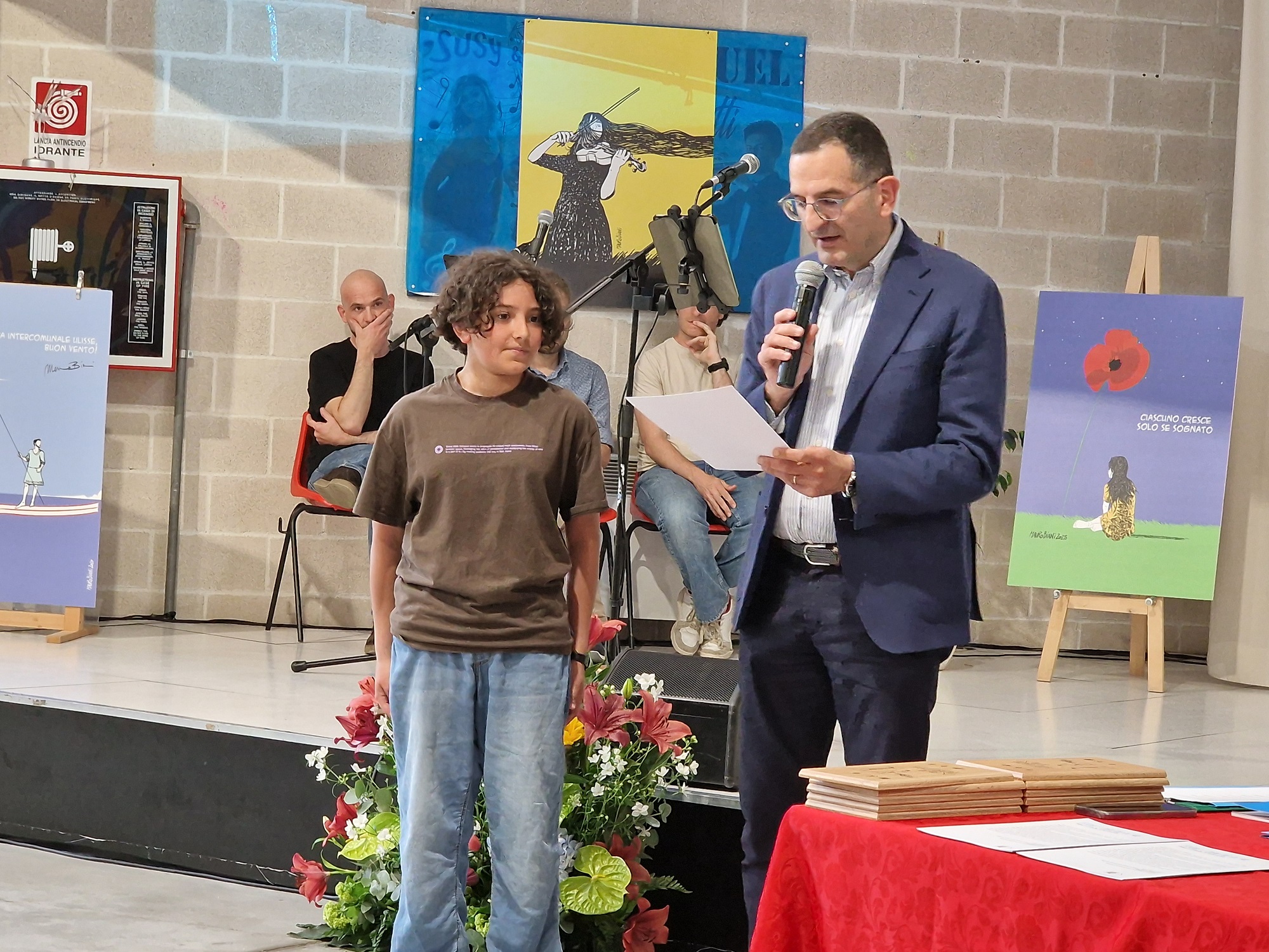 “Fuori e dentro di me”, cento studenti protagonisti del concorso letterario tra emozioni e creatività 10 “Fuori e dentro di me”, cento studenti protagonisti del concorso letterario tra emozioni e creatività 9