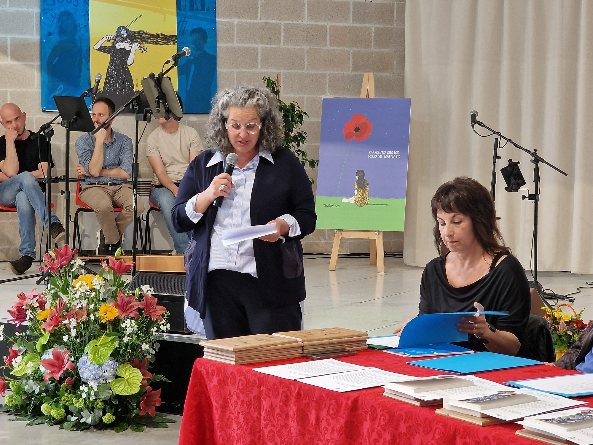 “Fuori e dentro di me”, cento studenti protagonisti del concorso letterario tra emozioni e creatività 12 “Fuori e dentro di me”, cento studenti protagonisti del concorso letterario tra emozioni e creatività 11