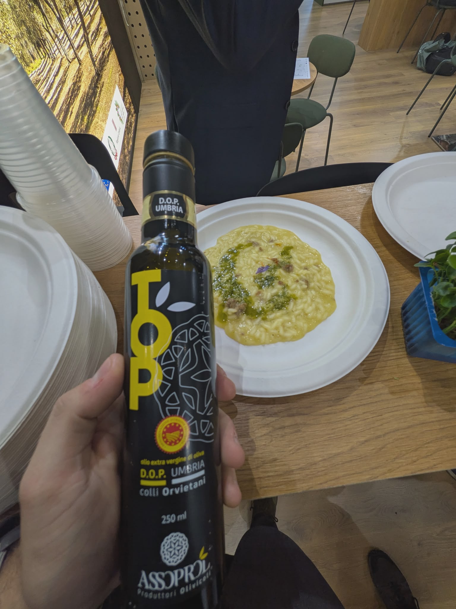 Assoprol Umbria protagonista a Milano: grande successo per la promozione dell’olio regionale 10 Assoprol Umbria protagonista a Milano: grande successo per la promozione dell’olio regionale 9