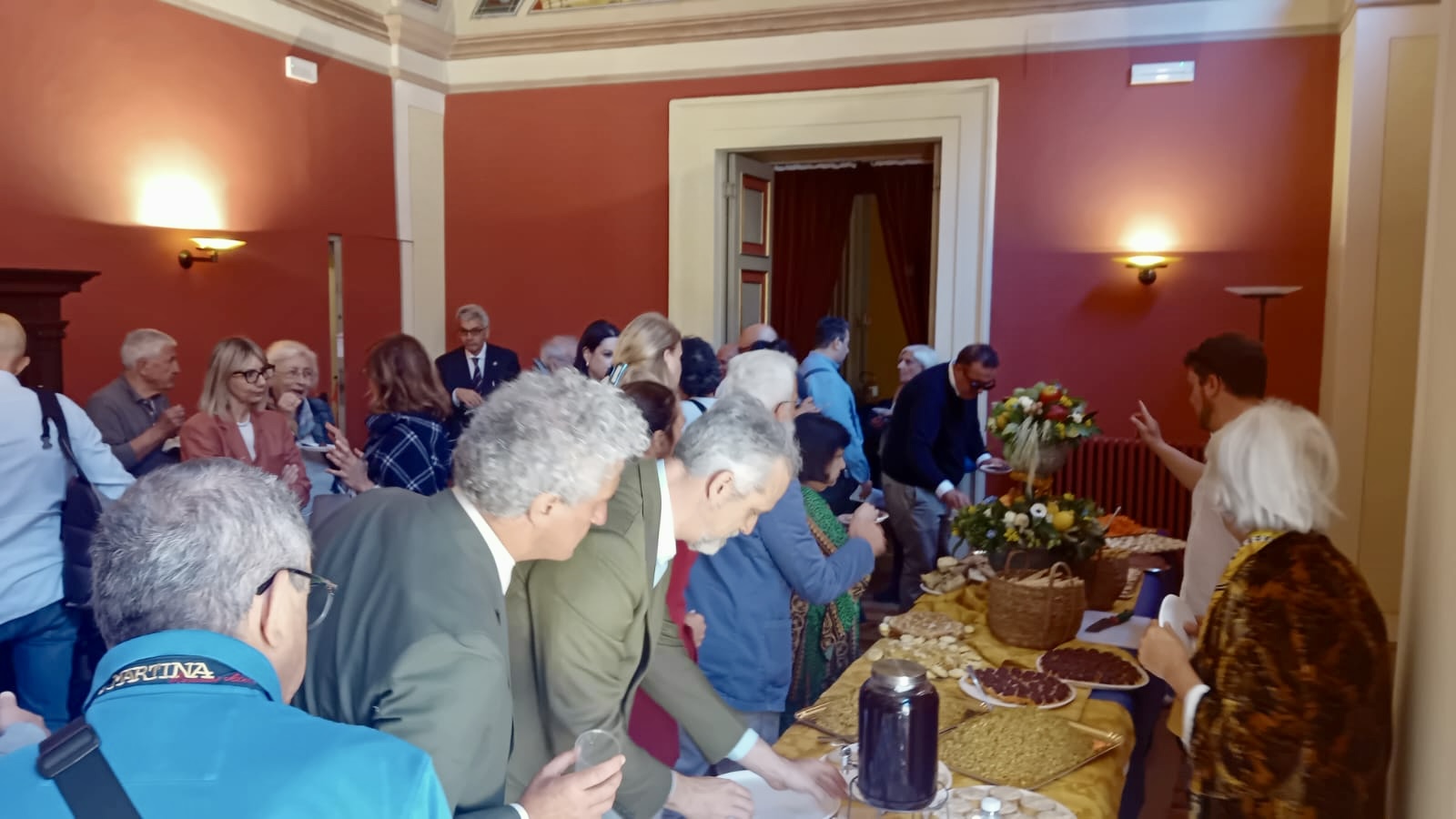 Ricette e usi di tavola in Italia fra Medioevo e Rinascimento: convegno di successo a Perugia (foto) 26 Ricette e usi di tavola in Italia fra Medioevo e Rinascimento: convegno di successo a Perugia (foto) 25