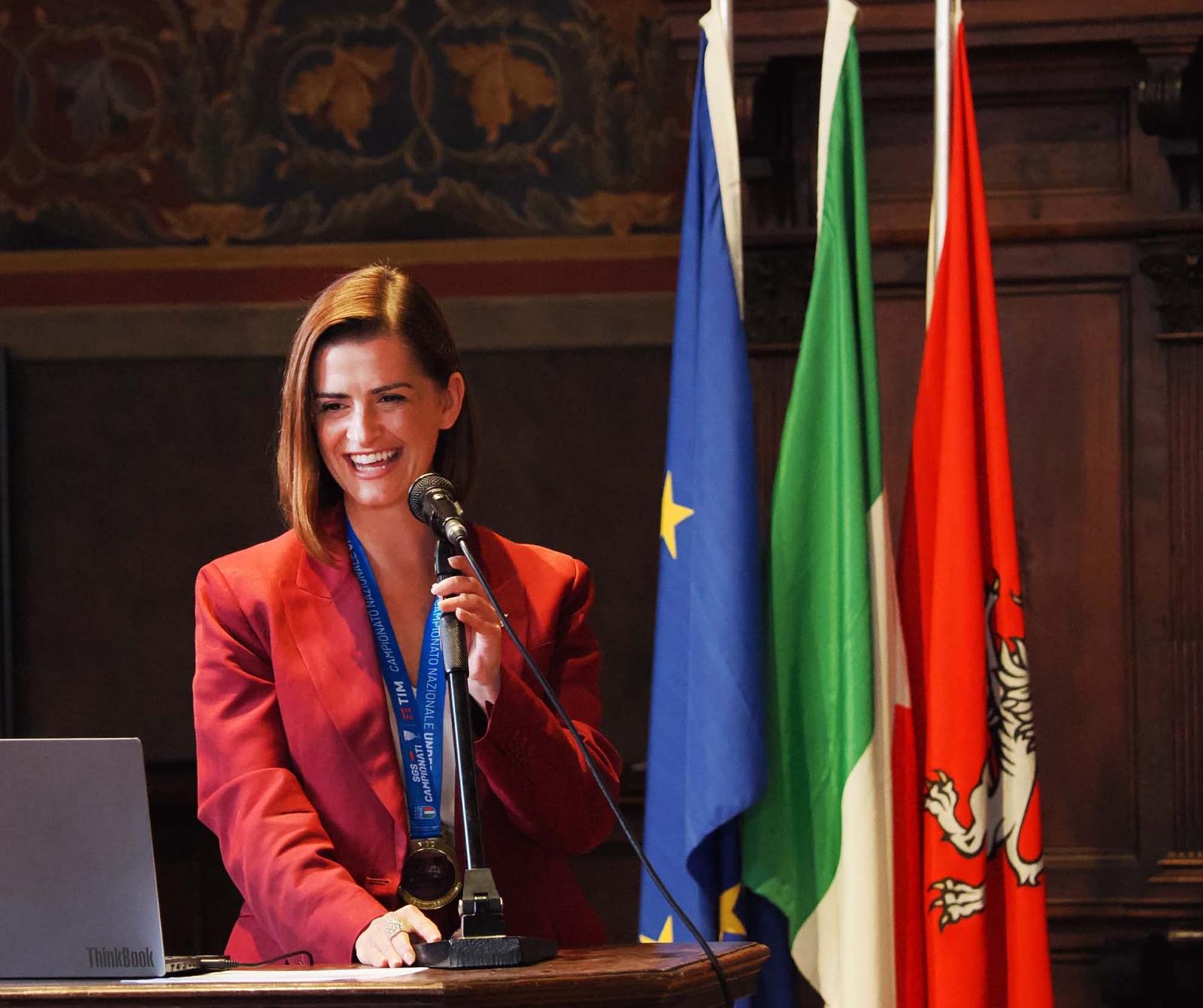 Perugia celebra i Campioni d’Italia Under 17: la Sala dei Notari accoglie i giovani biancorossi protagonisti di una pagina storica dello sport cittadino (foto) 18 Perugia celebra i Campioni d’Italia Under 17: la Sala dei Notari accoglie i giovani biancorossi protagonisti di una pagina storica dello sport cittadino (foto) 17
