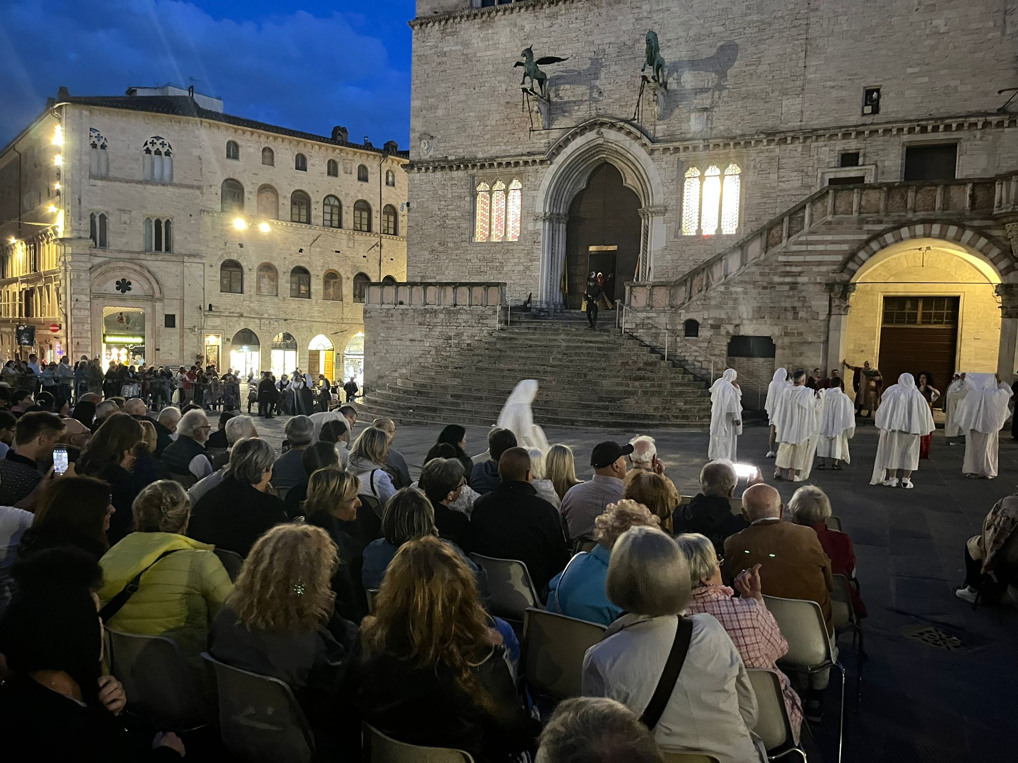 Perugia 1416 al via con l’undicesima edizione: incanta il teatro in piazza (foto) 45