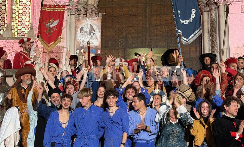 Perugia 1416, il Palio lo vince il Magnifico Rione di Porta Santa Susanna (foto) 2 Perugia 1416, il Palio lo vince il Magnifico Rione di Porta Santa Susanna (foto) 1