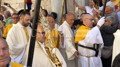 Spello, si chiudono le Infiorate 2026: migliaia di visitatori per la Processione del Corpus Domini e i tappeti floreali (foto+video) 11