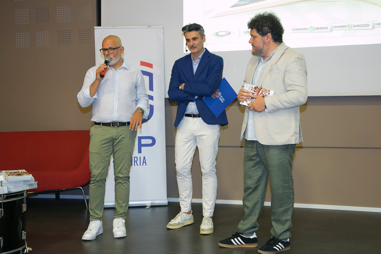 Gran Galà del basket Umbro, terza edizione da record all'Hotel Giò (foto) 14 Gran Galà del basket Umbro, terza edizione da record all'Hotel Giò (foto) 13