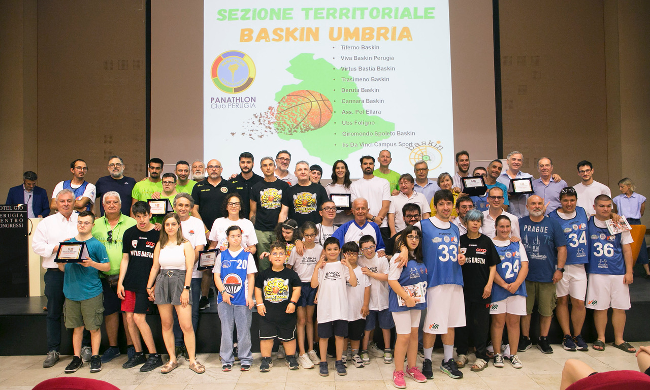 Gran Galà del basket Umbro, terza edizione da record all'Hotel Giò (foto) 38 Gran Galà del basket Umbro, terza edizione da record all'Hotel Giò (foto) 37