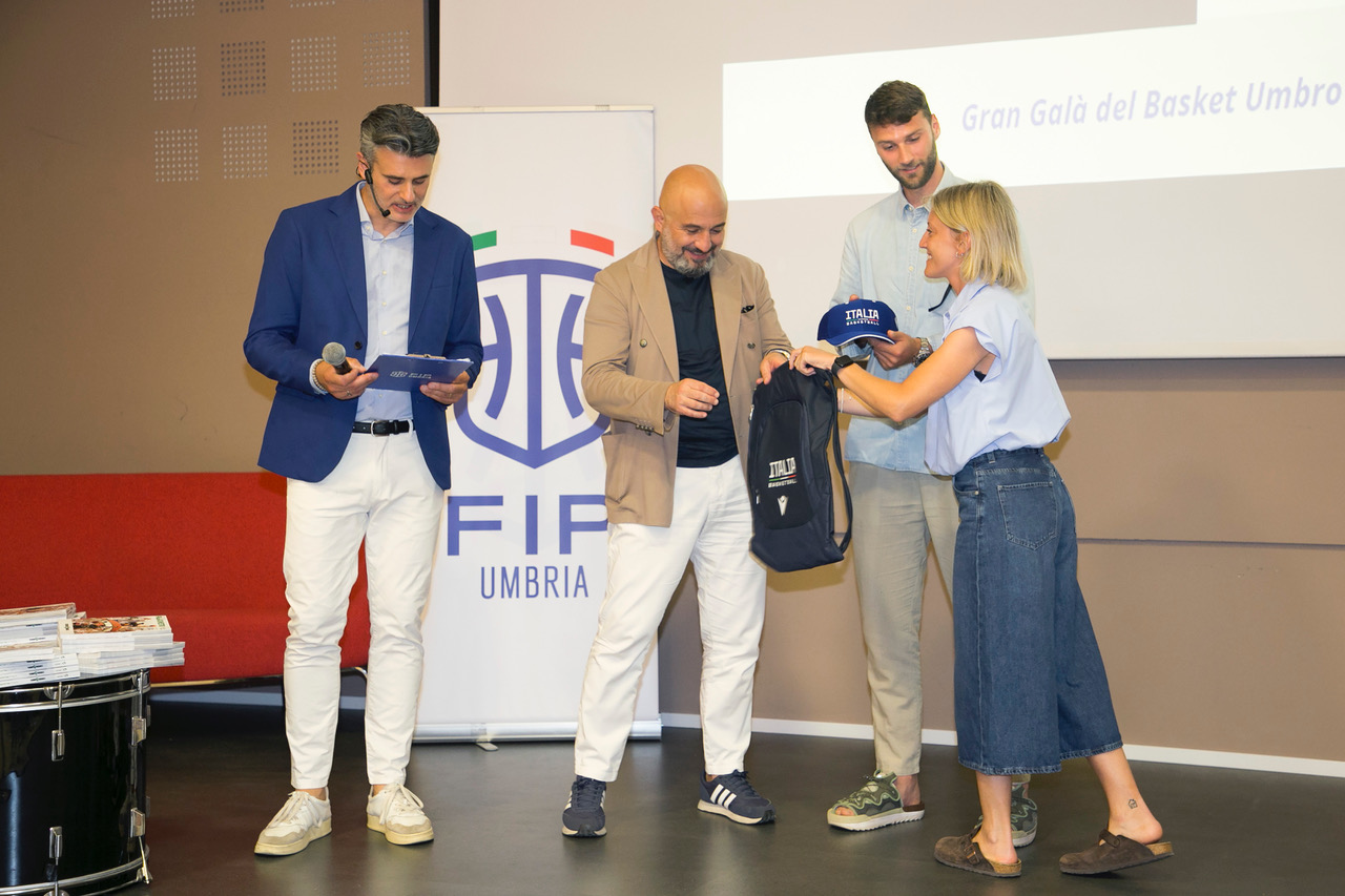 Gran Galà del basket Umbro, terza edizione da record all'Hotel Giò (foto) 48 Gran Galà del basket Umbro, terza edizione da record all'Hotel Giò (foto) 47