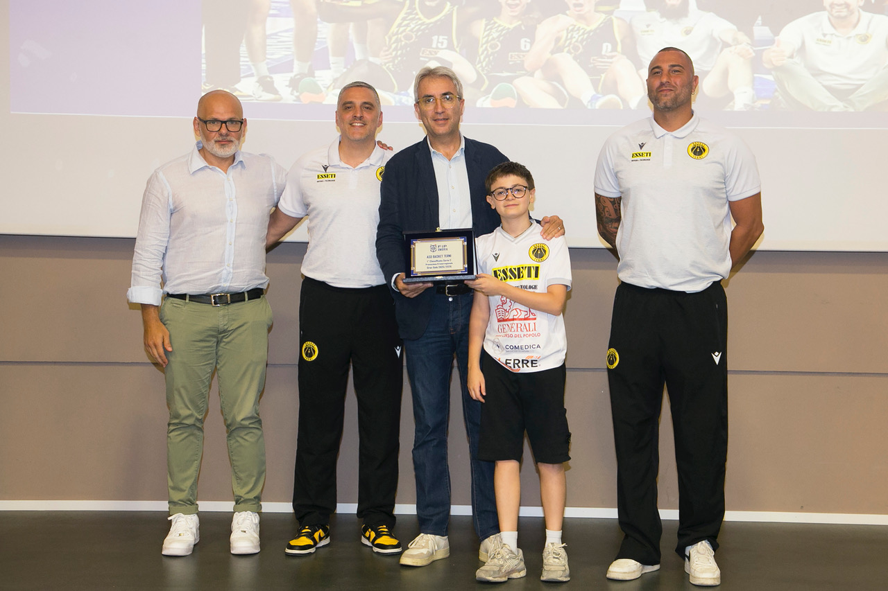 Gran Galà del basket Umbro, terza edizione da record all'Hotel Giò (foto) 104 Gran Galà del basket Umbro, terza edizione da record all'Hotel Giò (foto) 103