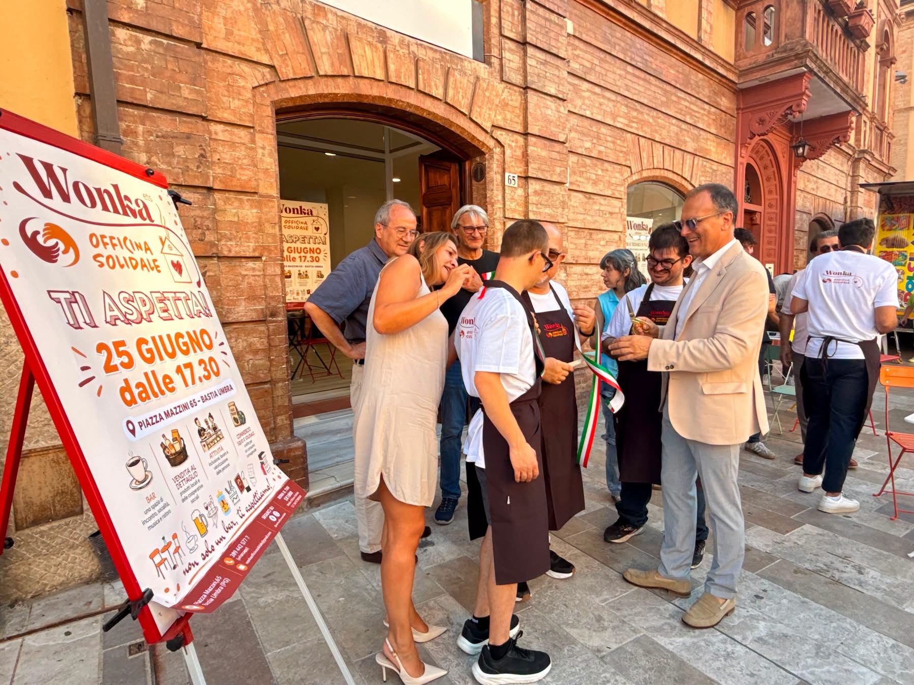 Bastia Umbra, inaugurata "Wonka – Officina Solidale": un bar che diventa laboratorio di inclusione (foto) 13