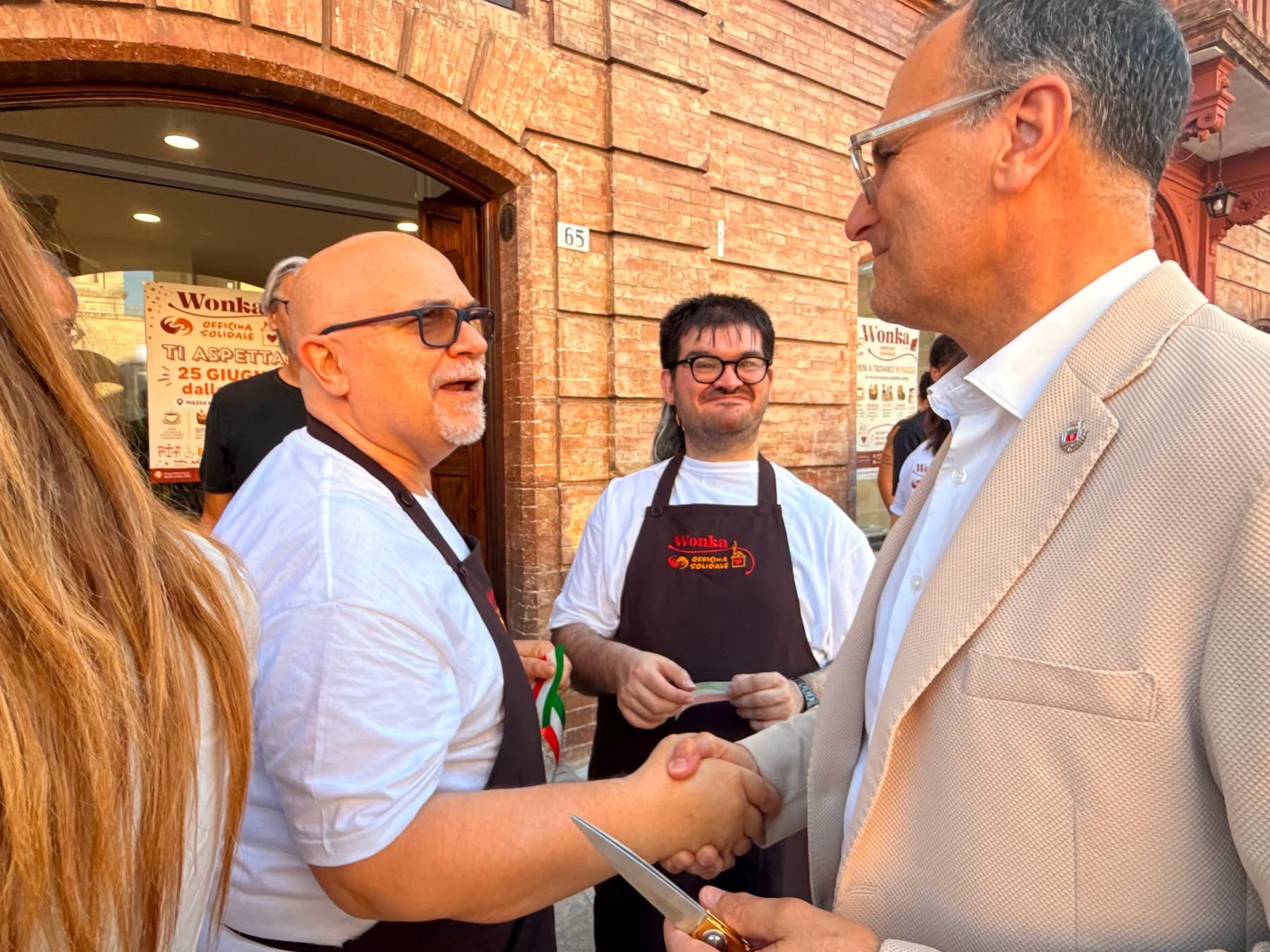 Bastia Umbra, inaugurata "Wonka – Officina Solidale": un bar che diventa laboratorio di inclusione (foto) 15