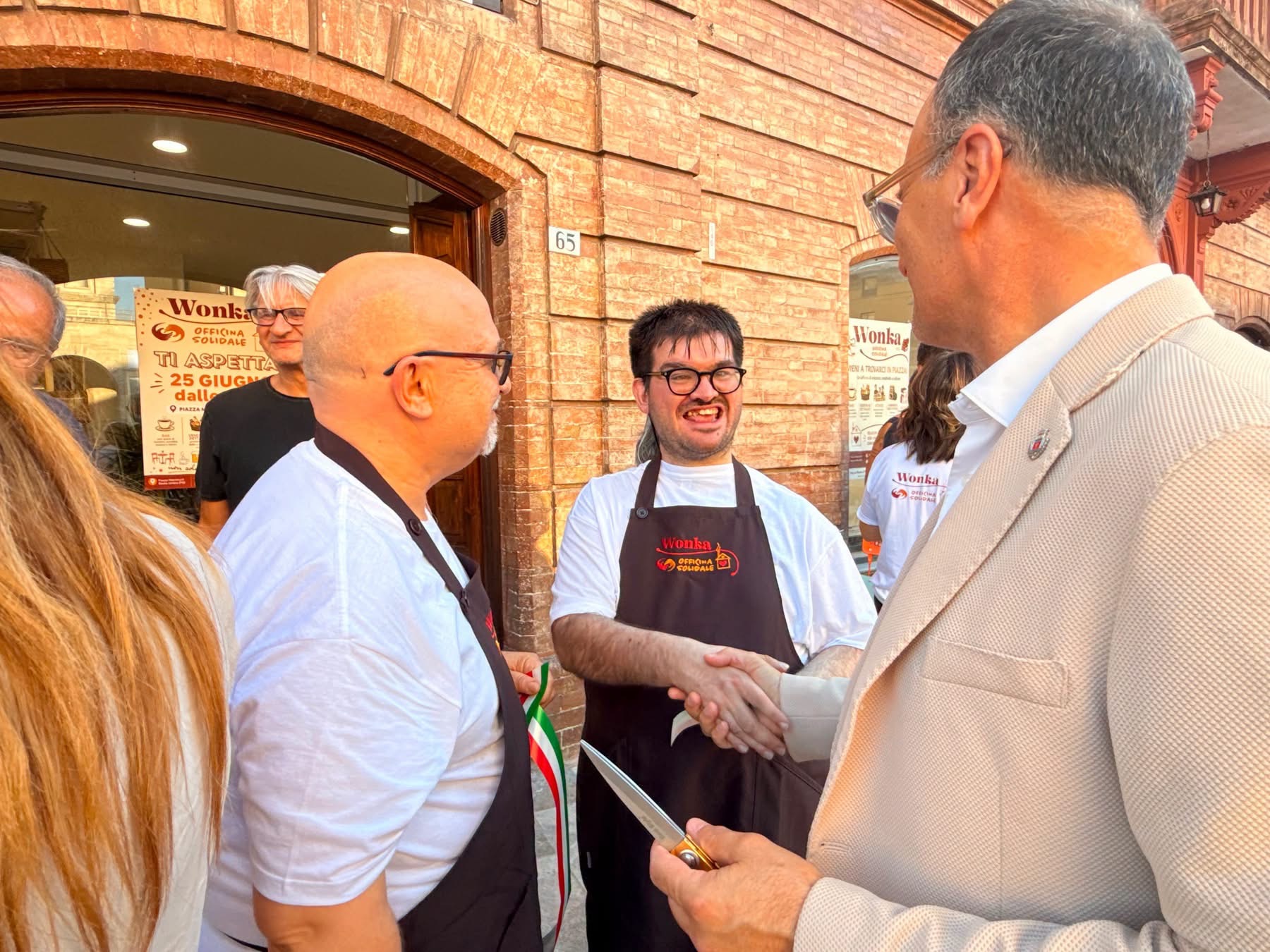 Bastia Umbra, inaugurata "Wonka – Officina Solidale": un bar che diventa laboratorio di inclusione (foto) 17