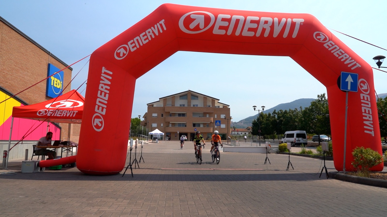 Successo per la prima Mediofondo di Assisi: 180 ciclisti sulle strade del territorio 8 Successo per la prima Mediofondo di Assisi: 180 ciclisti sulle strade del territorio 7