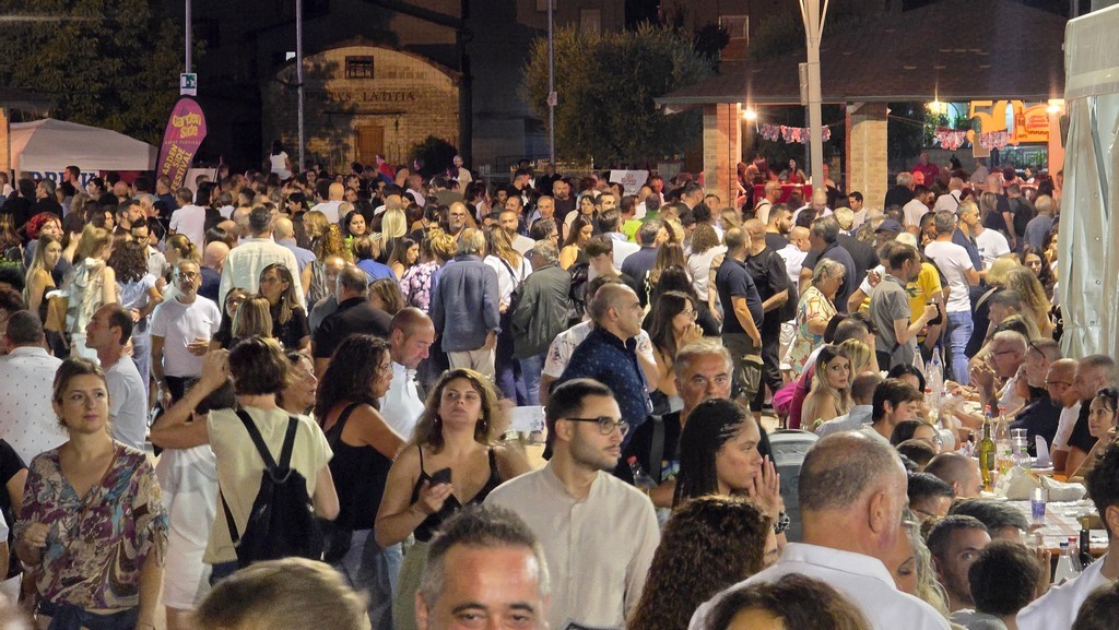 La Sagra della Porchetta di Costano riparte tra tradizione, musica e nuove sfide 4 La Sagra della Porchetta di Costano riparte tra tradizione, musica e nuove sfide 3