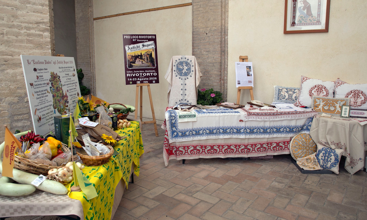 Antichi Sapori 2026 si presenta: Rivotorto celebra le eccellenze umbre tra tradizione, cultura e solidarietà (foto) 28 Antichi Sapori 2026 si presenta: Rivotorto celebra le eccellenze umbre tra tradizione, cultura e solidarietà (foto) 27