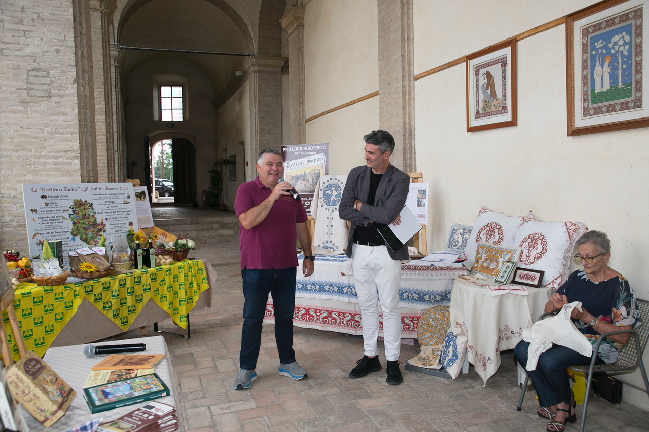 Antichi Sapori 2026 si presenta: Rivotorto celebra le eccellenze umbre tra tradizione, cultura e solidarietà (foto) 6 Antichi Sapori 2026 si presenta: Rivotorto celebra le eccellenze umbre tra tradizione, cultura e solidarietà (foto) 5